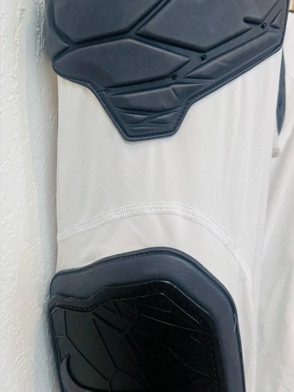 Nike Pro HyperStrong Mens padded football girdle compression shorts - Picture 4 of 7